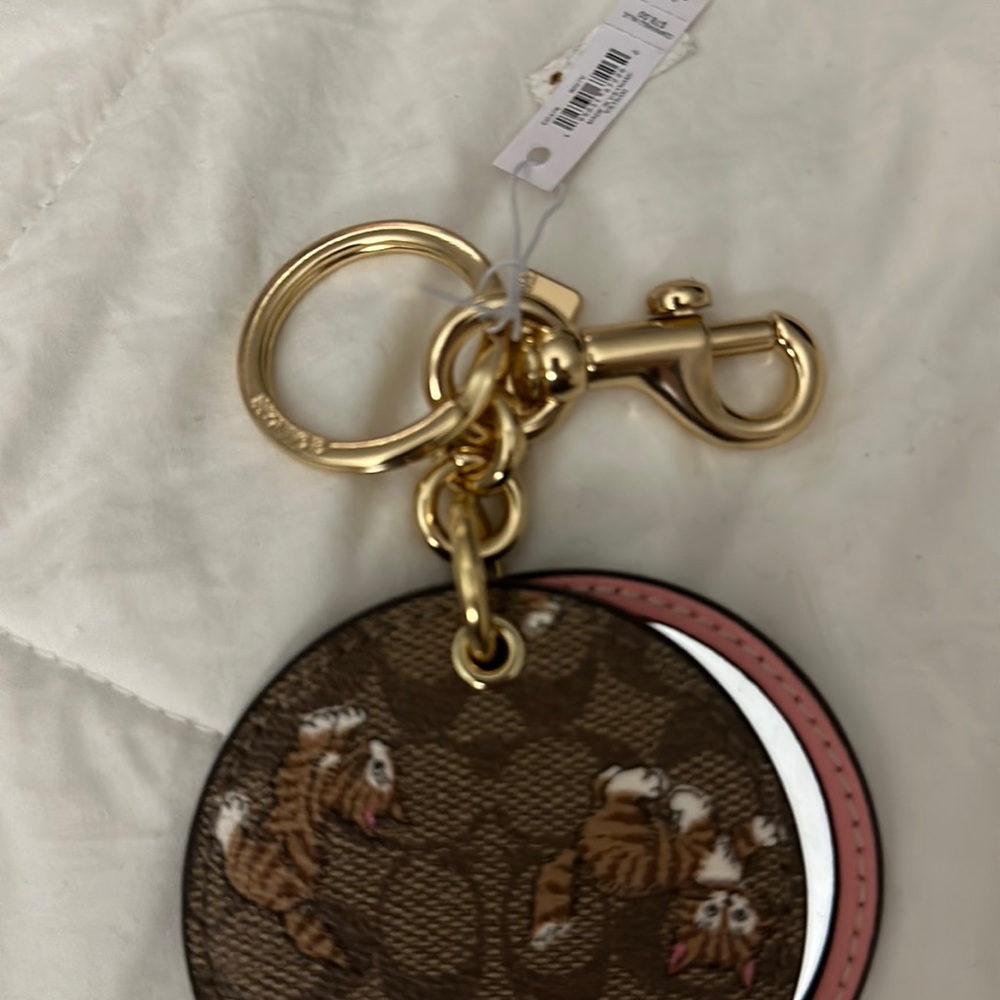 Coach kitty mirror keychain - Picture 4 of 4